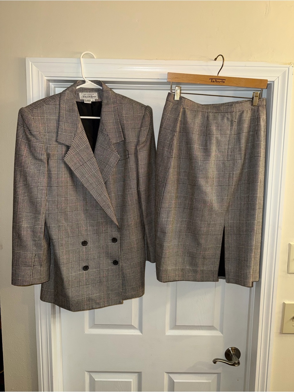 Vintage Saks Fifth Avenue Gray& pink  Glen Plaid Double-Breasted wool& silk skt